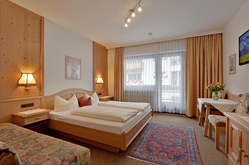 Hotel Garni Jennewein 메이른호픈 객실 사진